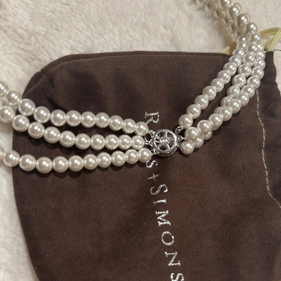 Ross-Simons White Pearl Necklace Timeless Elegance - Picture 5 of 7